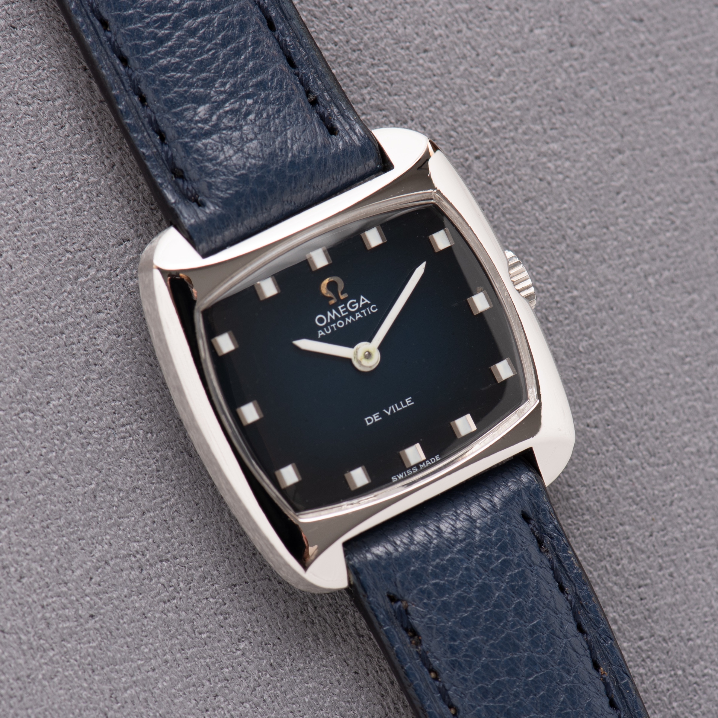 Vue de Omega De Ville Automatic — cadran spider — Réf. 551.045 — 1973